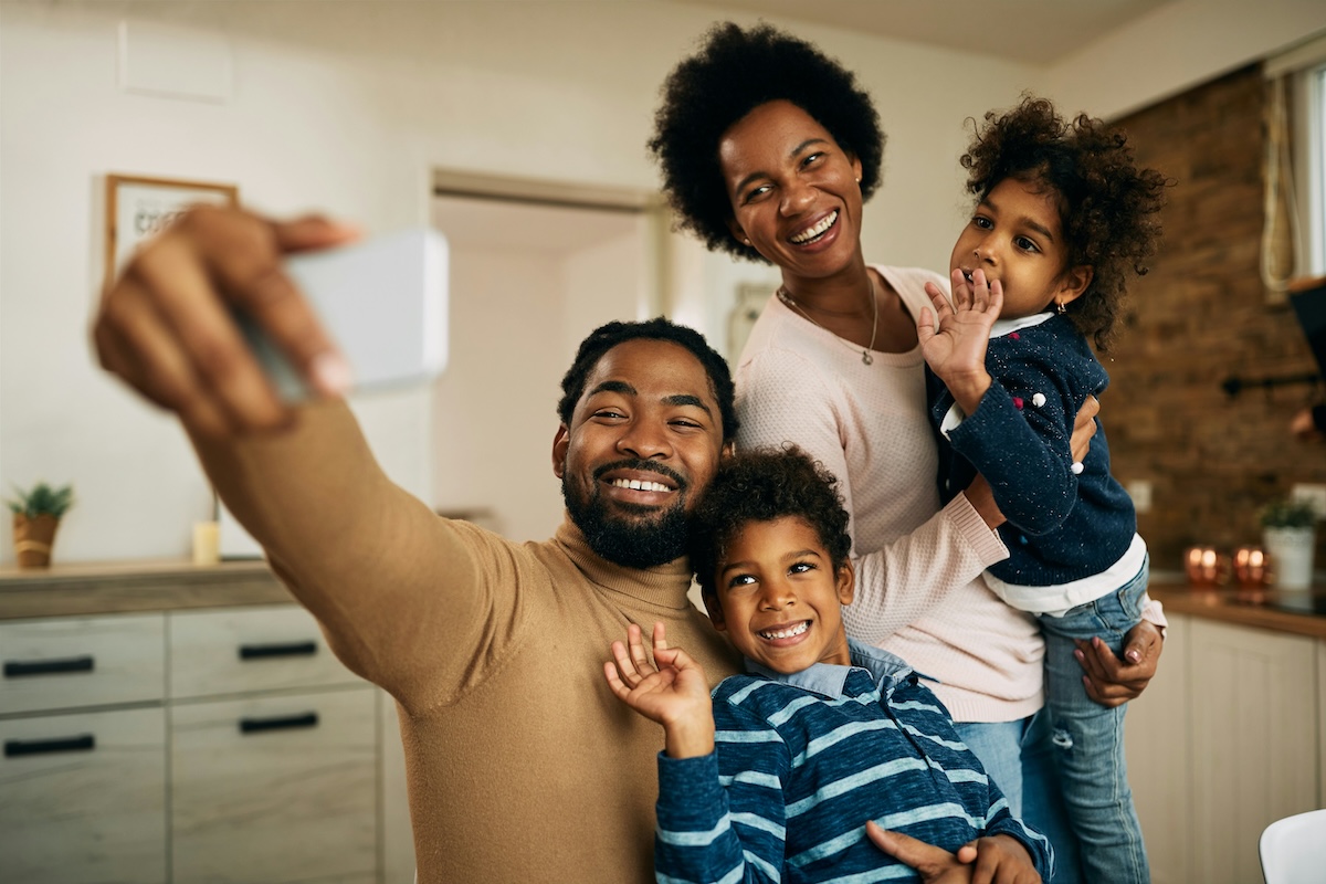 the connected mobile family